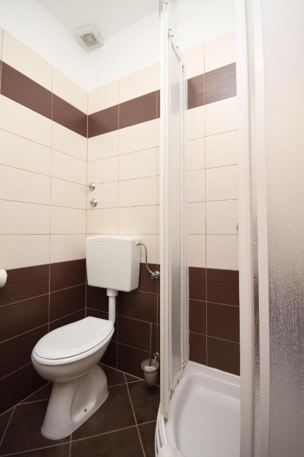 Family Friendly Apartments With A Swimming Pool Povljana, Pag - 244 Екстер'єр фото