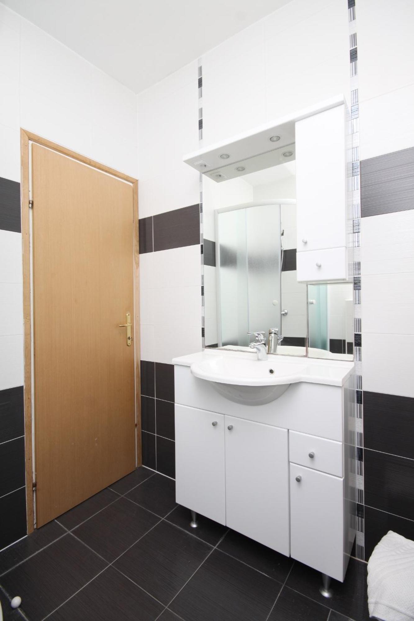 Family Friendly Apartments With A Swimming Pool Povljana, Pag - 244 Номер фото