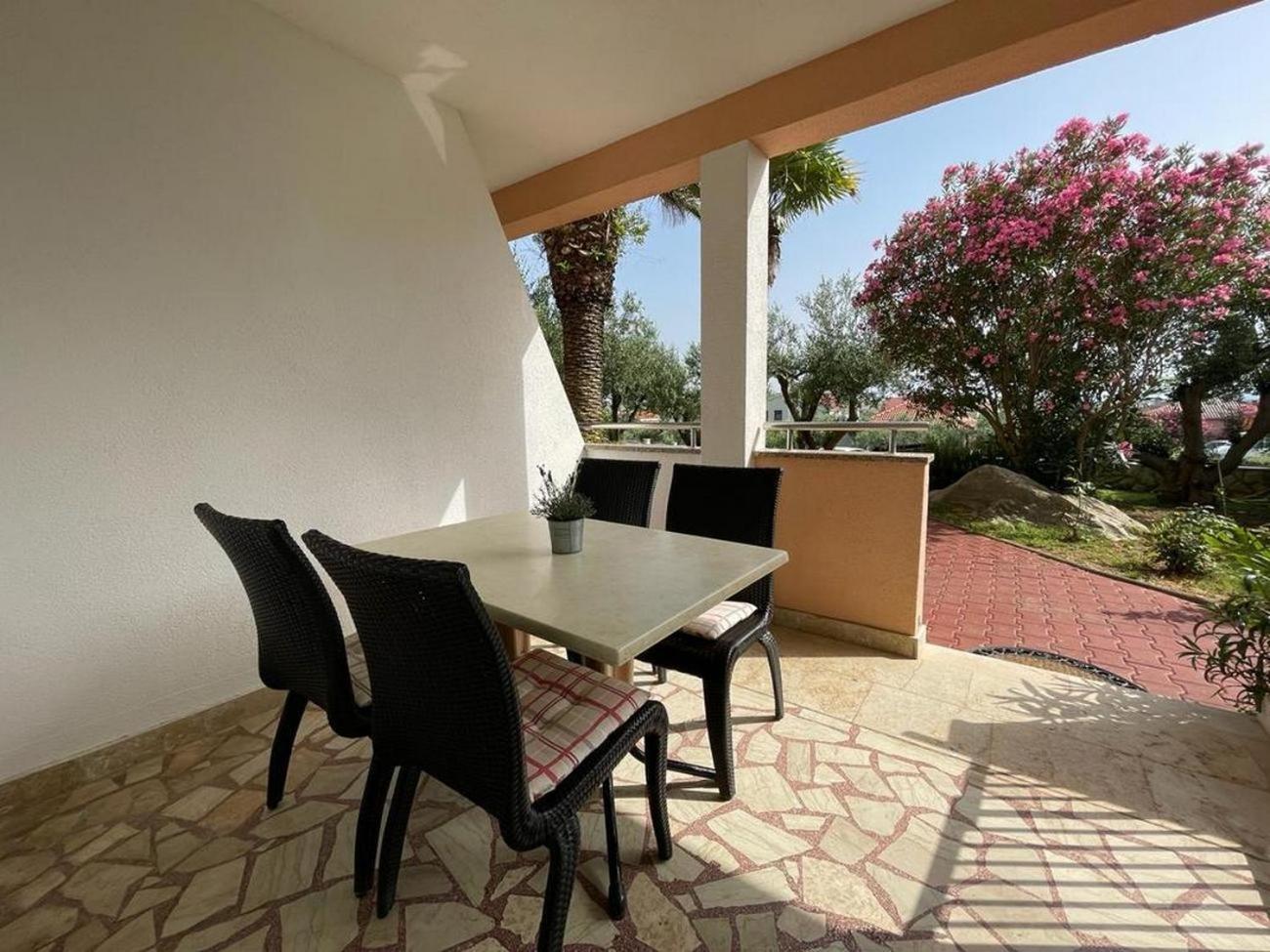 Family Friendly Apartments With A Swimming Pool Povljana, Pag - 244 Екстер'єр фото